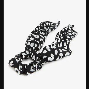Express nOir Leopard Print Hair Scarf